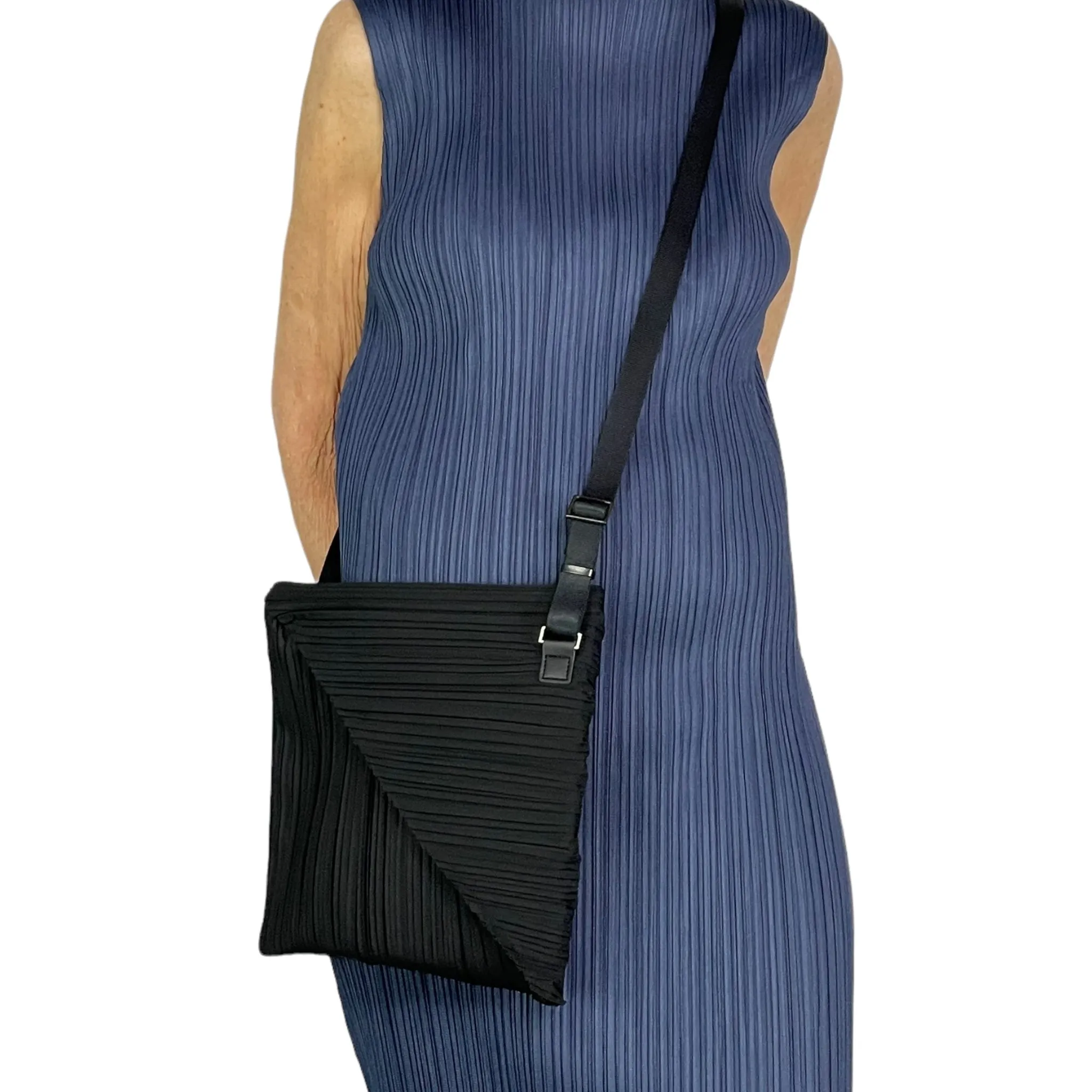 DIAGONAL PLEATS BAG