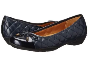 SOFTSPOTS Women's •PANOLA• Quilted Cap-toe Flat